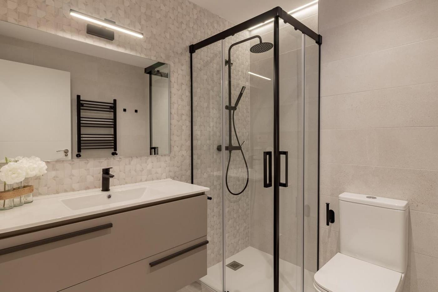 Room4You By Asturias Holidays Oviedo Esterno foto