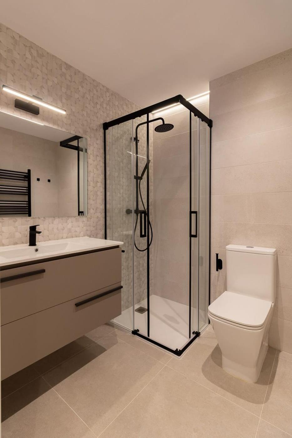 Room4You By Asturias Holidays Oviedo Esterno foto