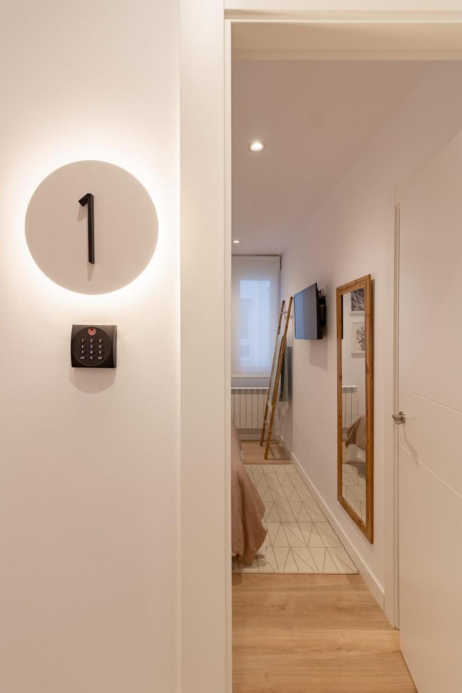 Room4You By Asturias Holidays Oviedo Esterno foto